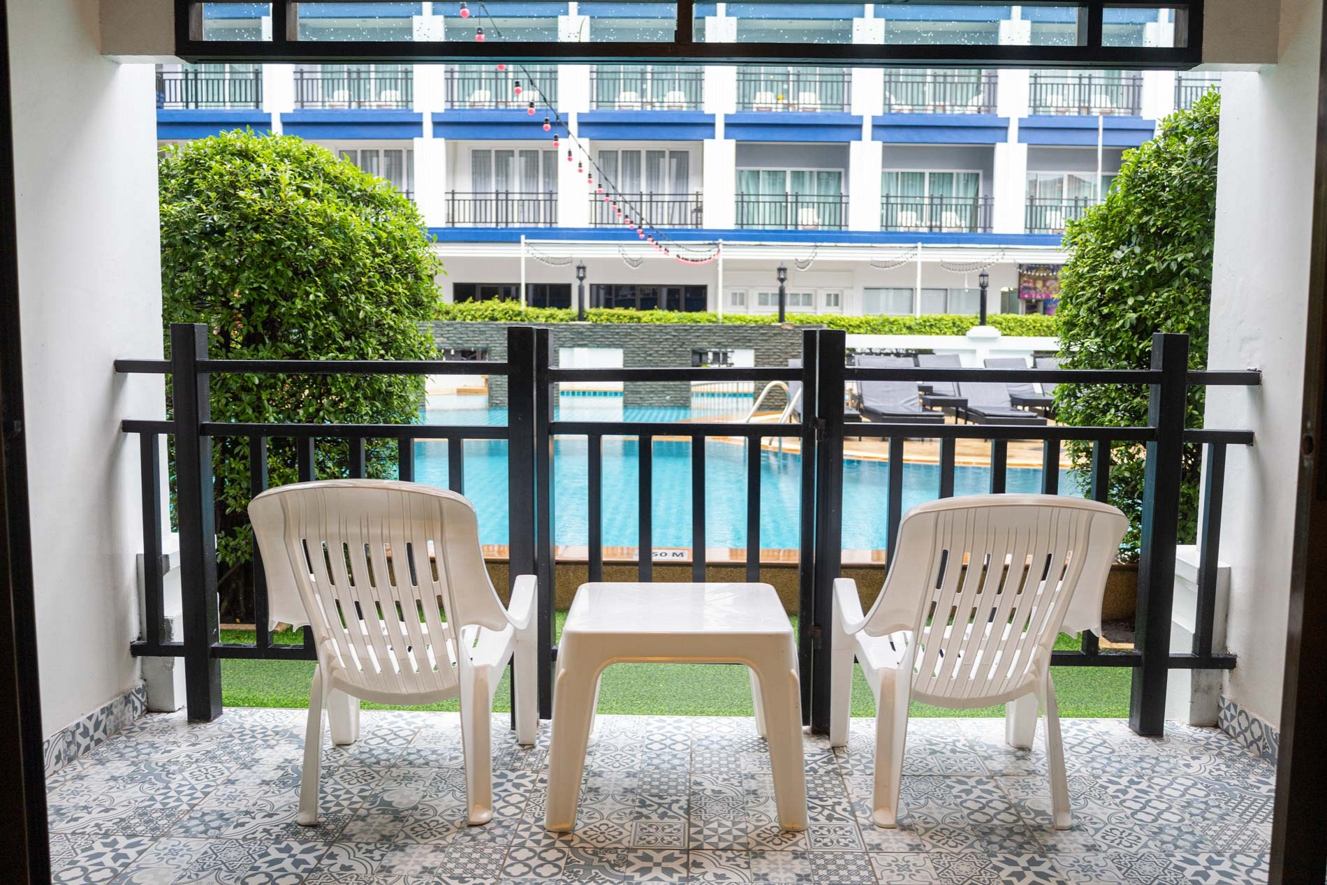 Deluxe Pool Access