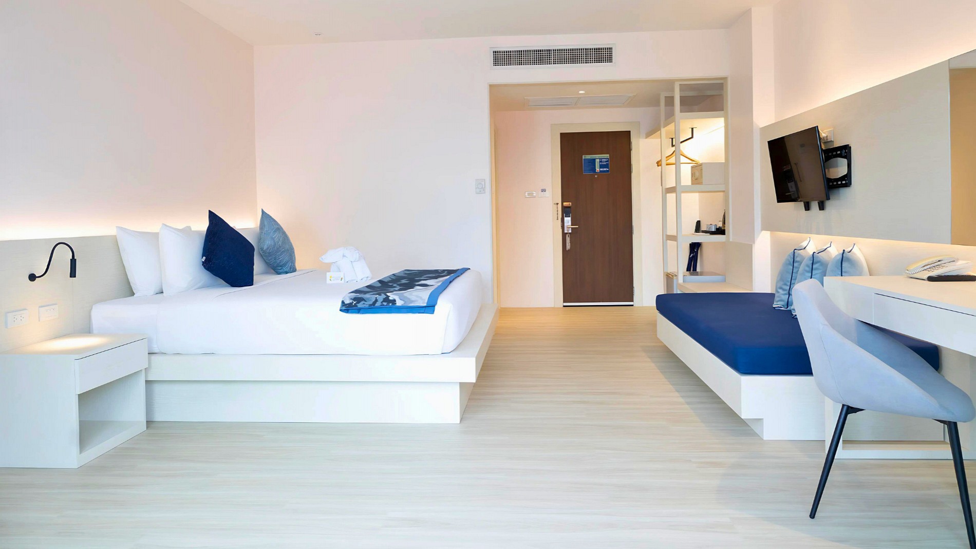 Grand Deluxe Newly Renovated