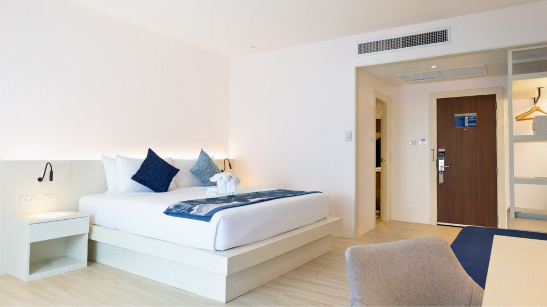 Grand Deluxe Newly Renovated