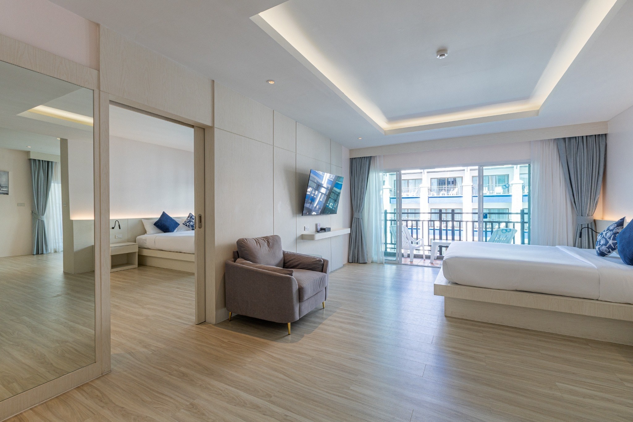 Suite 4 Pax with Balcony